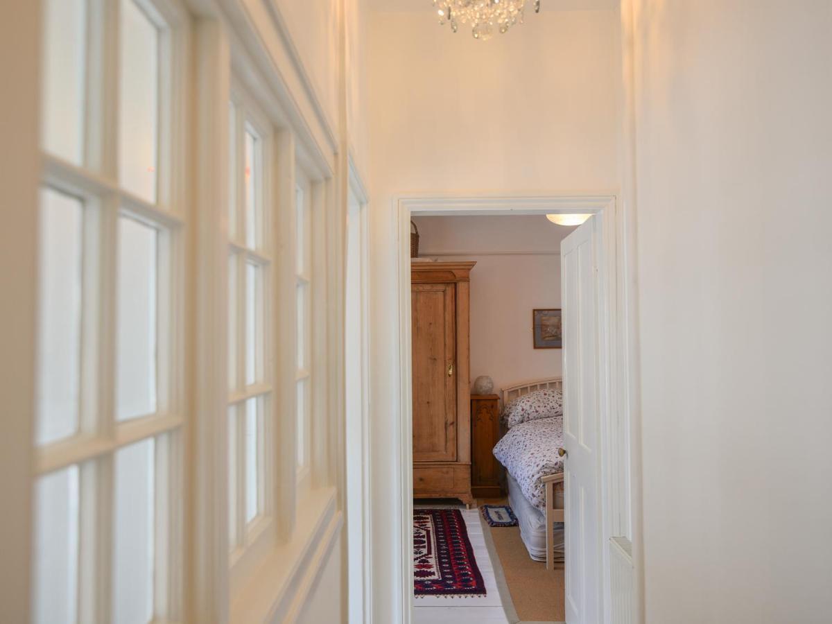 Naunton Cottage Lyme Regis Buitenkant foto